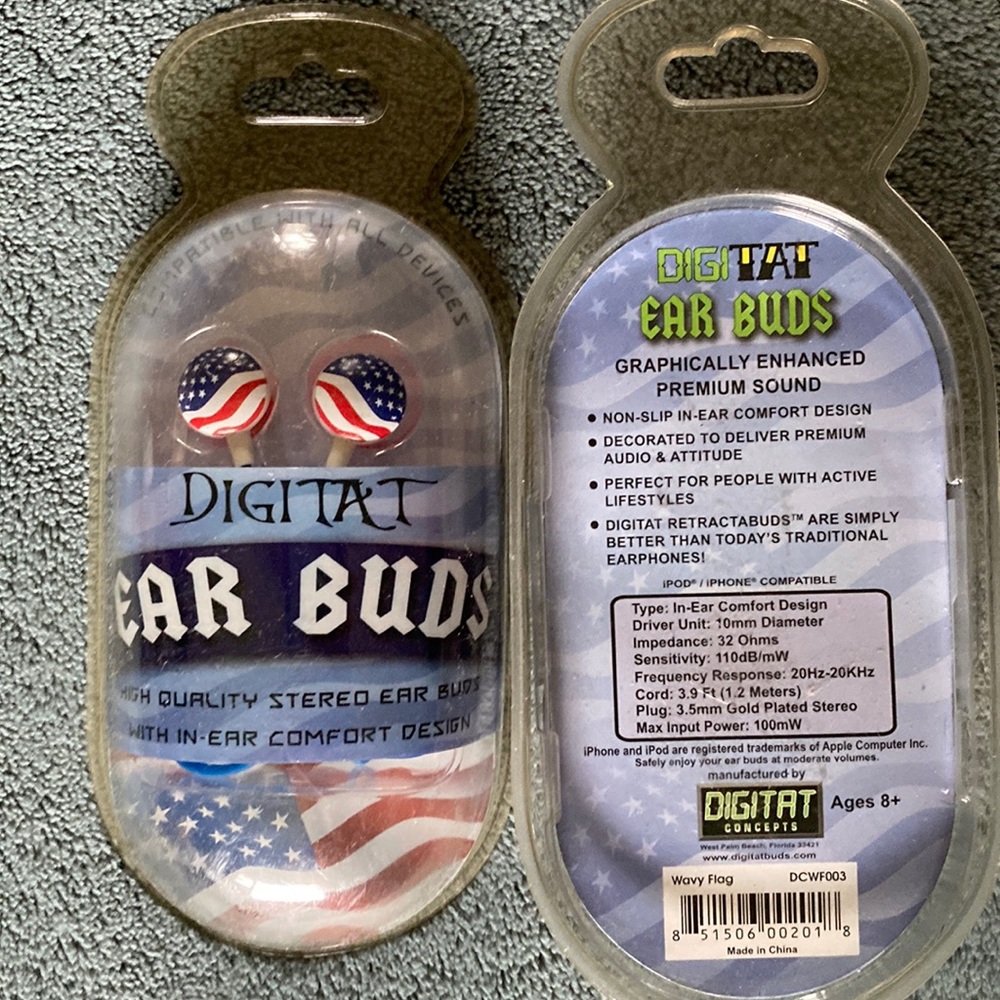 Digitat corded earbuds, Patriotic Design